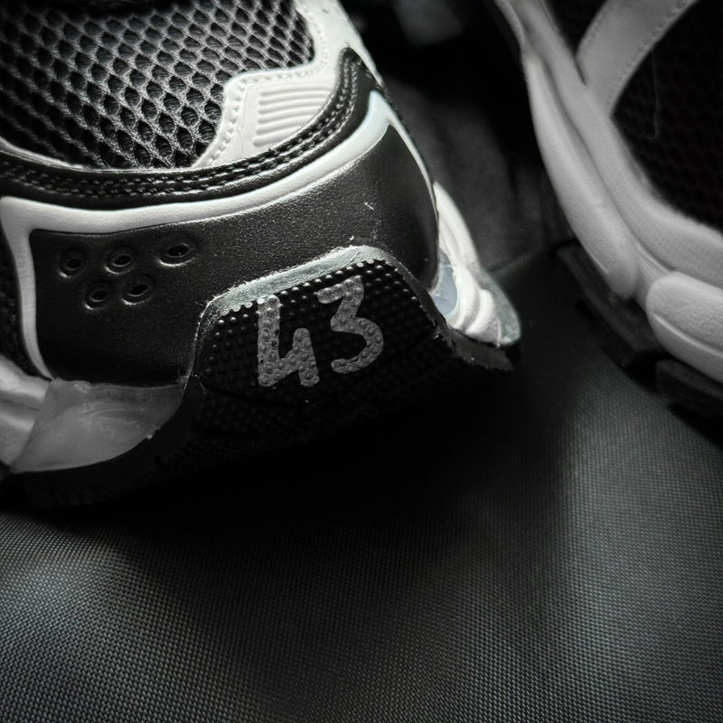 Balenciaga Runner