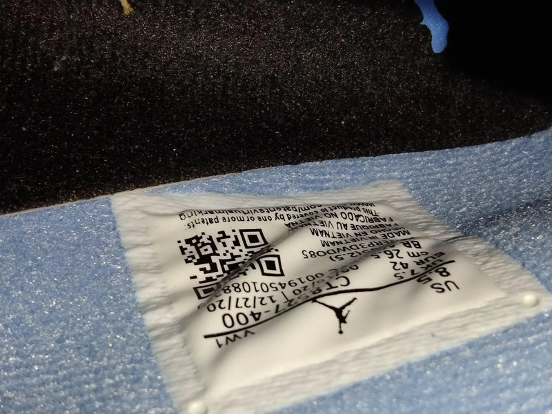 Air Jordan 4 Retro University Blue